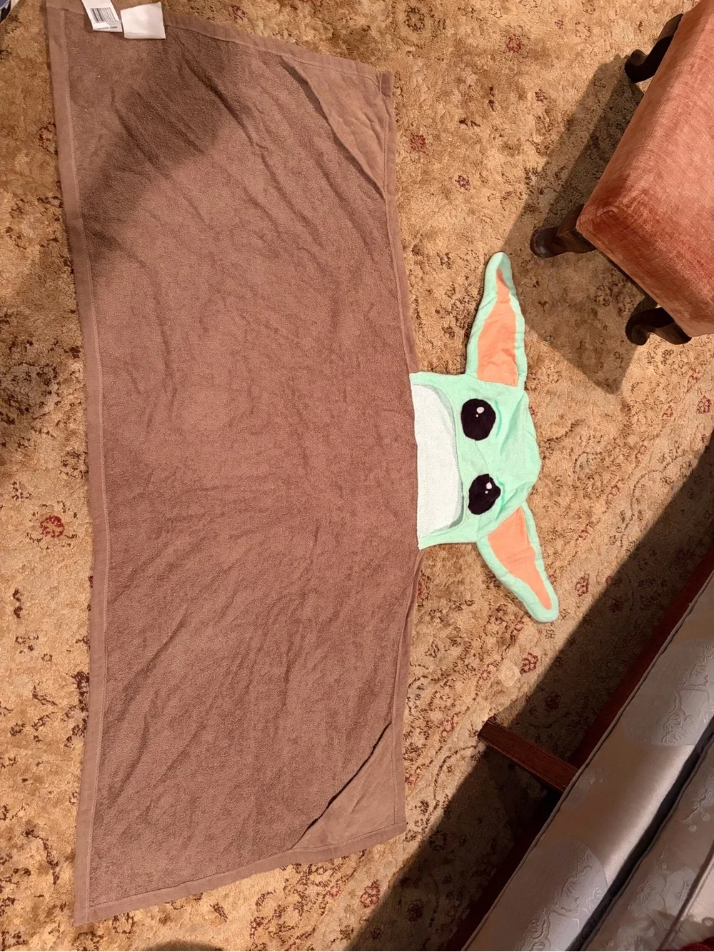 NWOT Baby Yoda Kids Hooded Towel Poncho - Brown towel GIFT Star Wars collectible